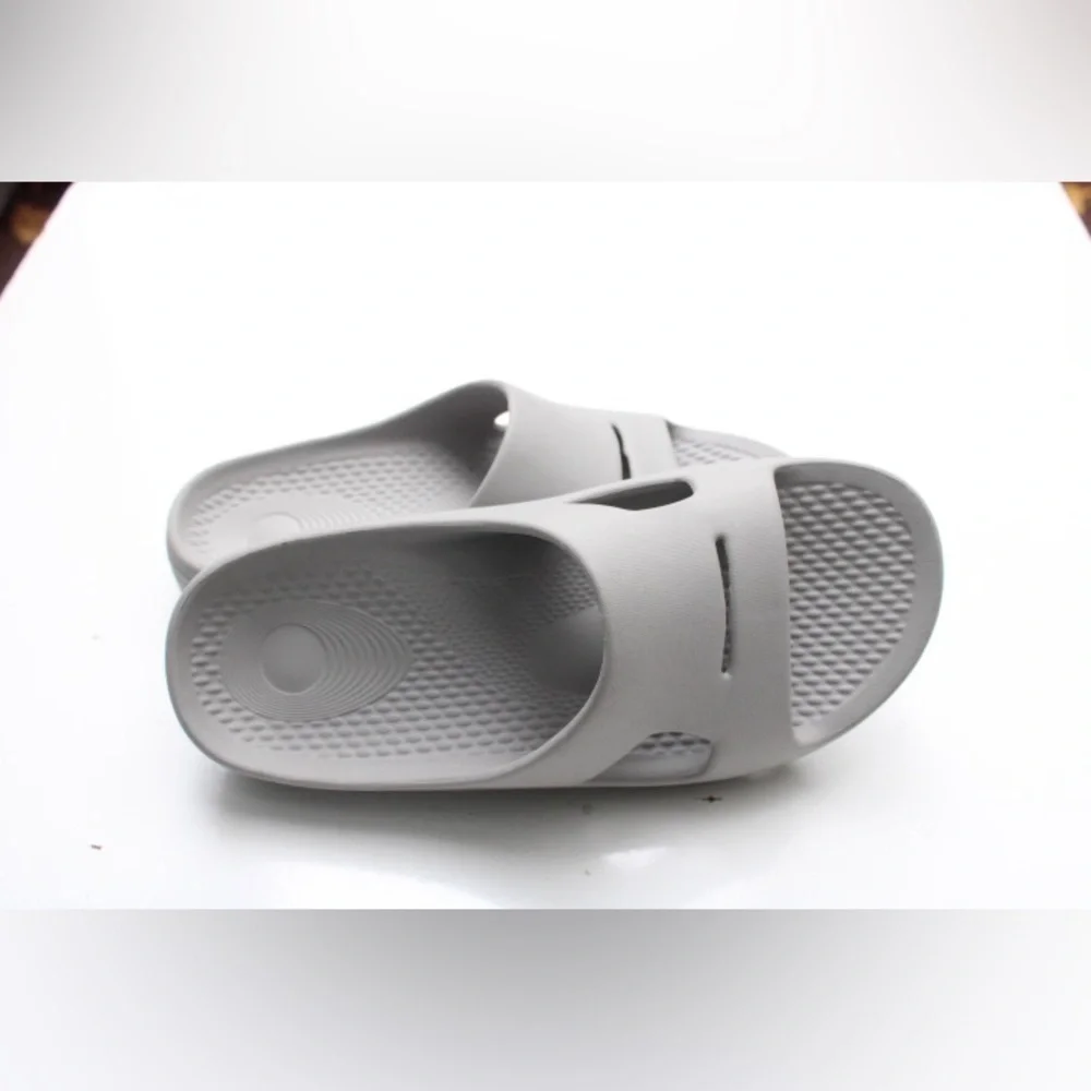NWOT REVITALIGN Fusion Strive slide sandals